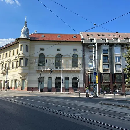Muse - Your Arthome In The Heart Of Budapešť